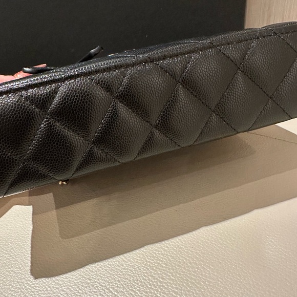 SOLD
CHANEL Slim Vanity Bag 2025 - Picture 3 of 12